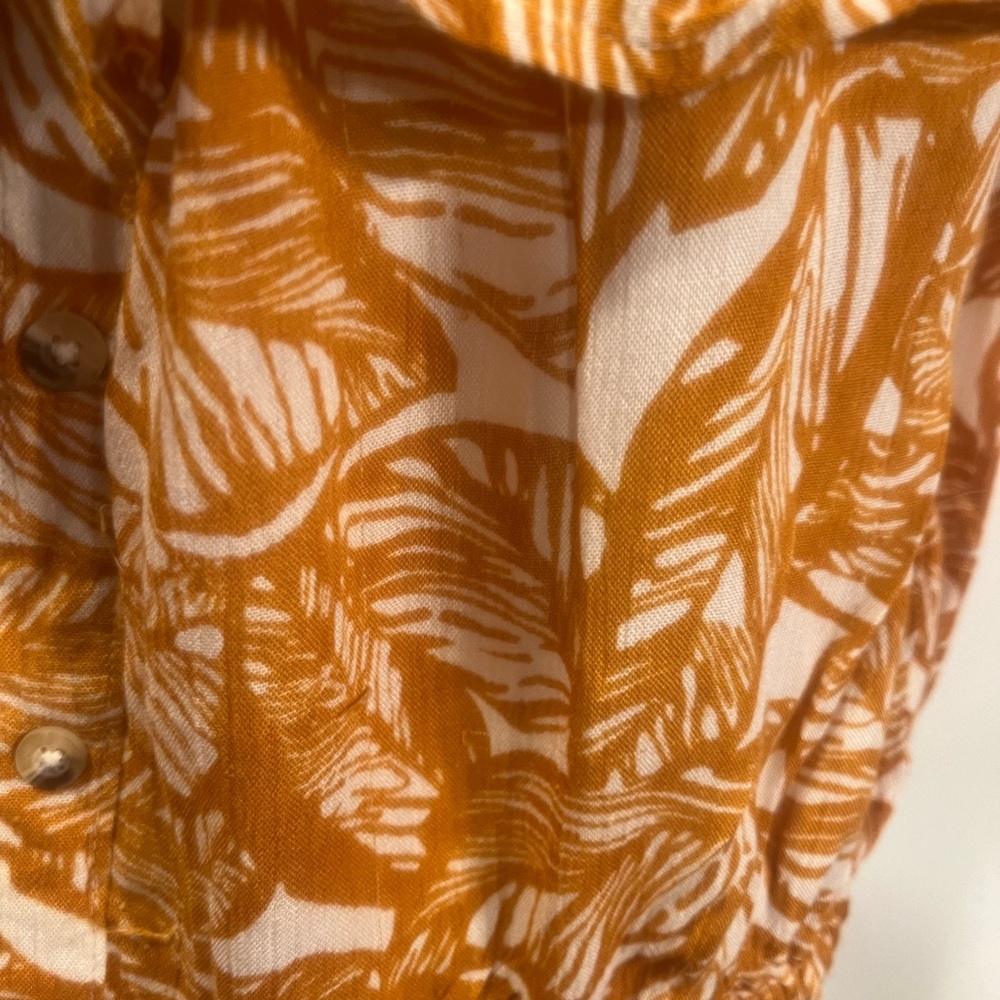 Derek Heart Off-Shoulder Ruffle Top. Size medium - Picture 7 of 9